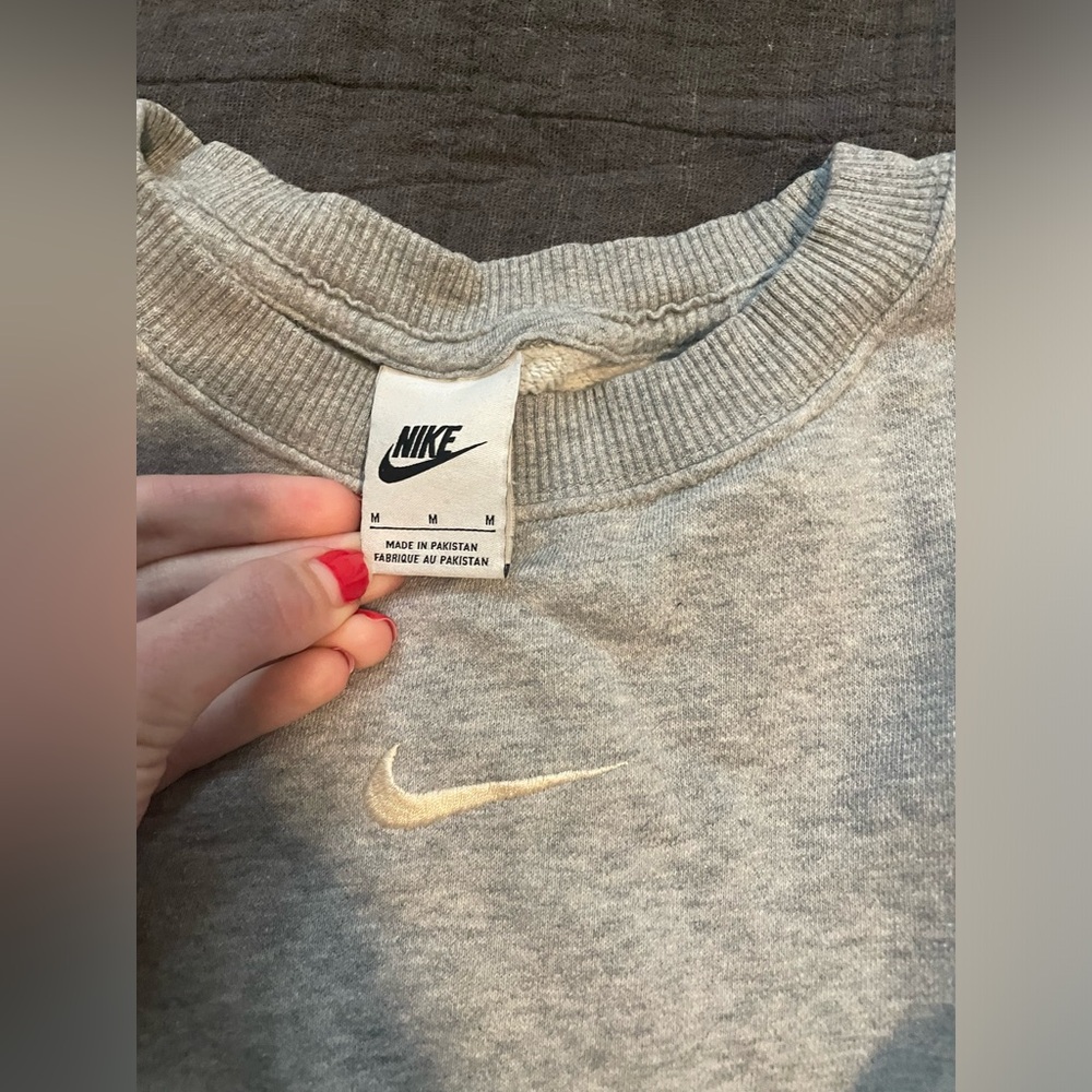Nike pull over